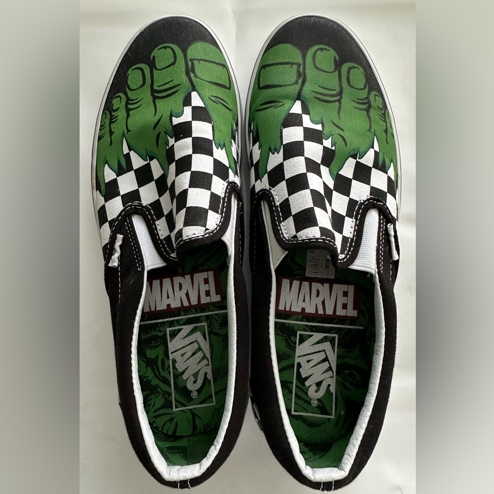 Vans Marvel Hulk Slip-On Shoes  Green and Black Men’s Size 9